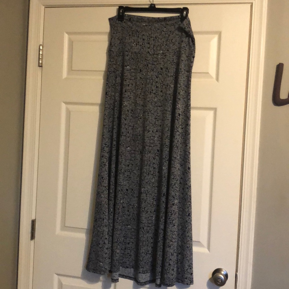 LuLaRoe Maxi Skirt L Roses